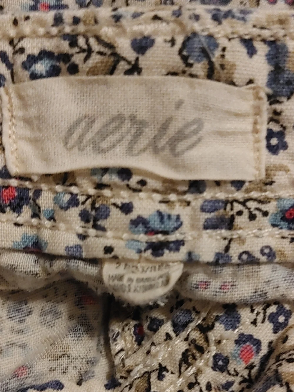 aerie Capris Floral Print on White Pants Rolled Cuff Women's Size 8/10 Casual - Picture 2 of 7